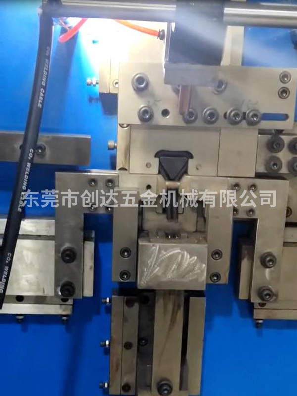 掛鉤成型機（成型、焊接、沖字印）一步到位