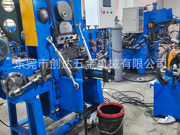 東莞市創(chuàng)達五金機械有限公司電腦液壓成型機設備清洗和潤滑方法