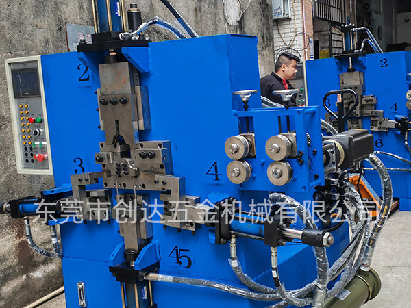 成型機在工業(yè)生產(chǎn)中的應(yīng)用有哪些？