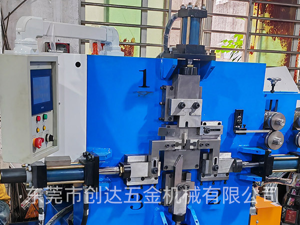 東莞市創(chuàng)達五金機械有限公司電腦液壓成型機成型過程中的壓力與時間控制