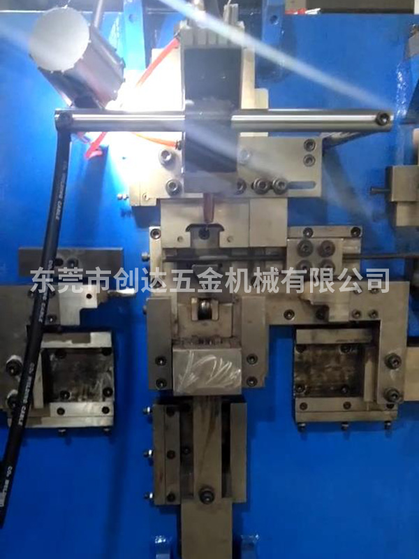 掛鉤成型機(jī)（焊接、沖字印一部到位）
